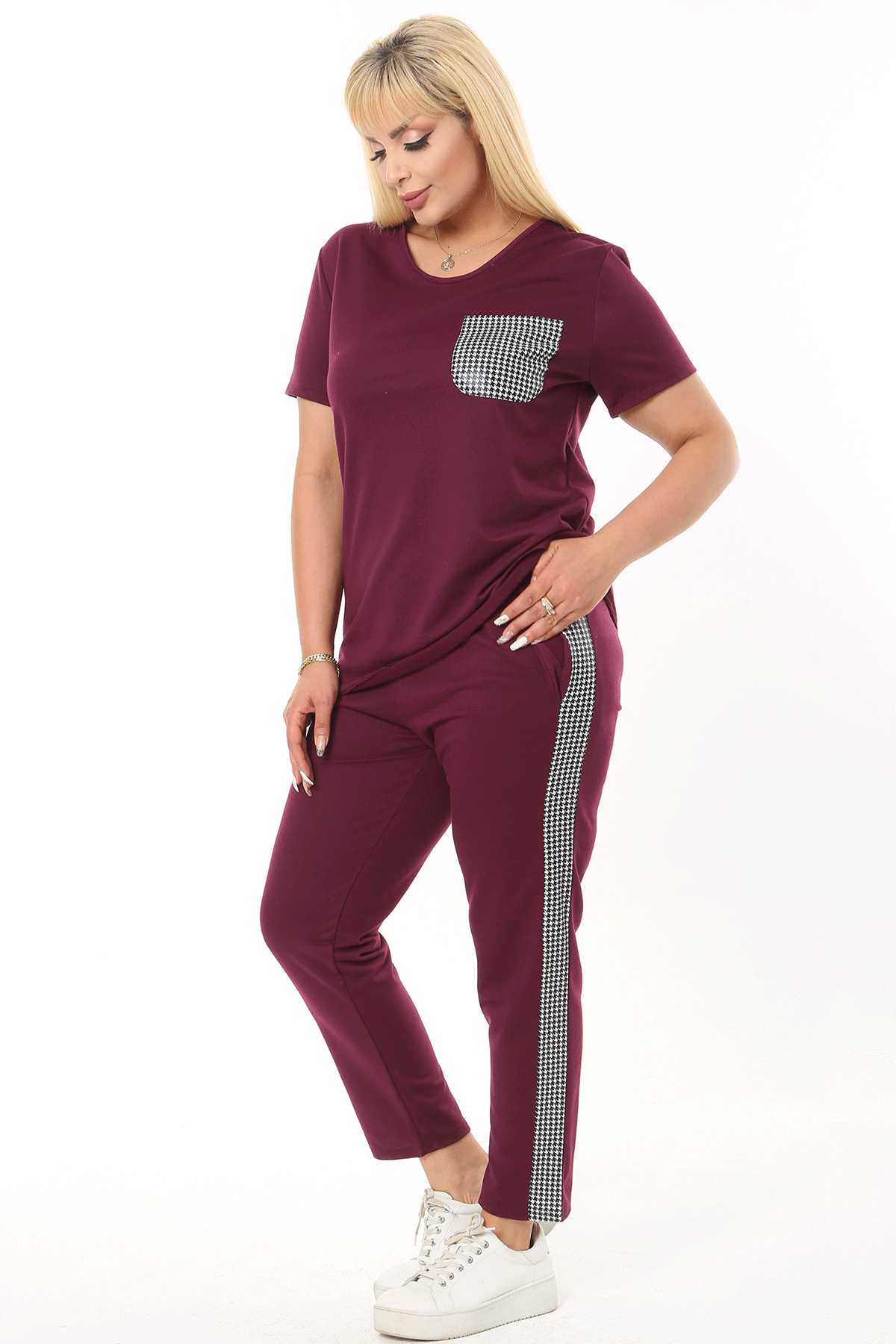 Kadın Büyük Beden Pamuklu Mürdüm Cep ve Pantolon Yanı Kazayağı Garnili Kapri Takım