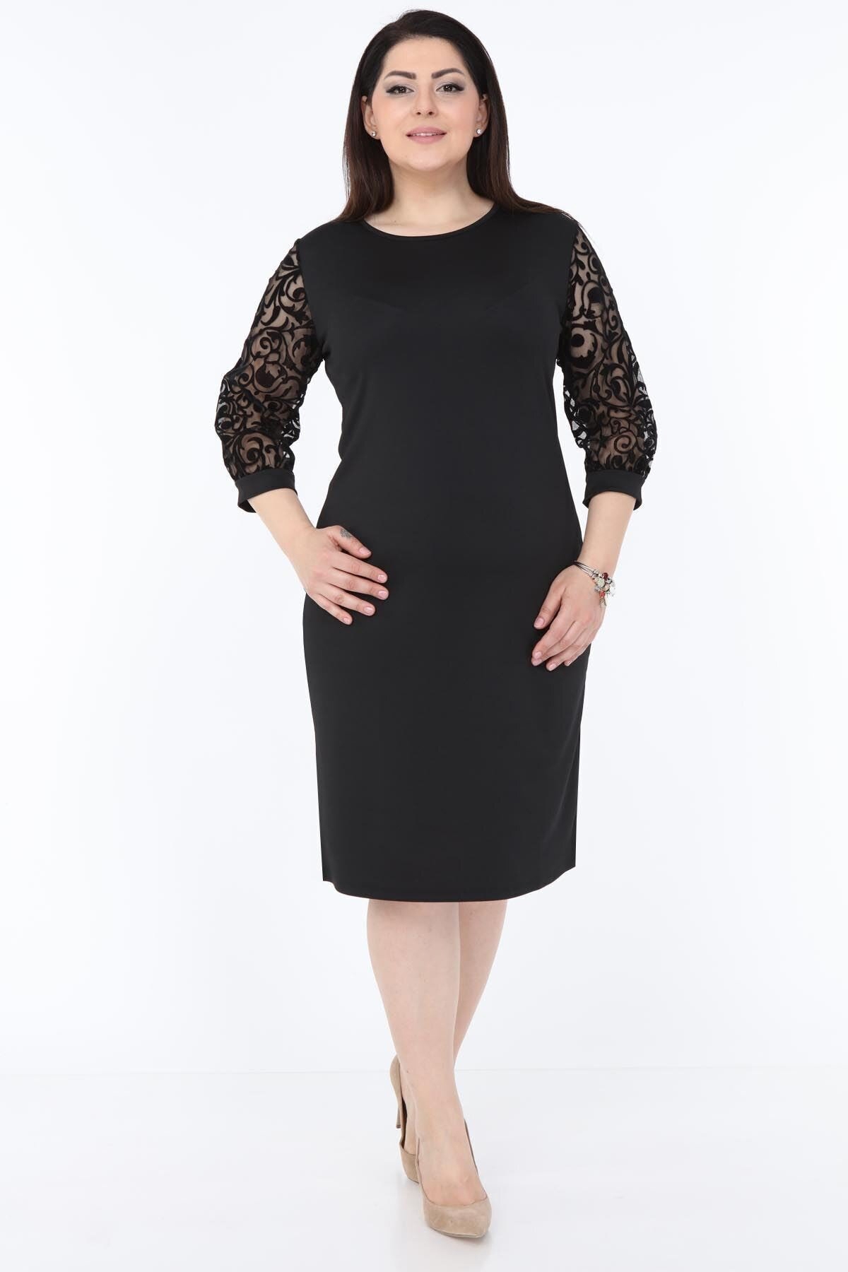 Kadın Büyük Beden Siyah Tül Üzeri Türk Motifi  Flok Baskılı Fakir Kol Midi Boy Elbise
