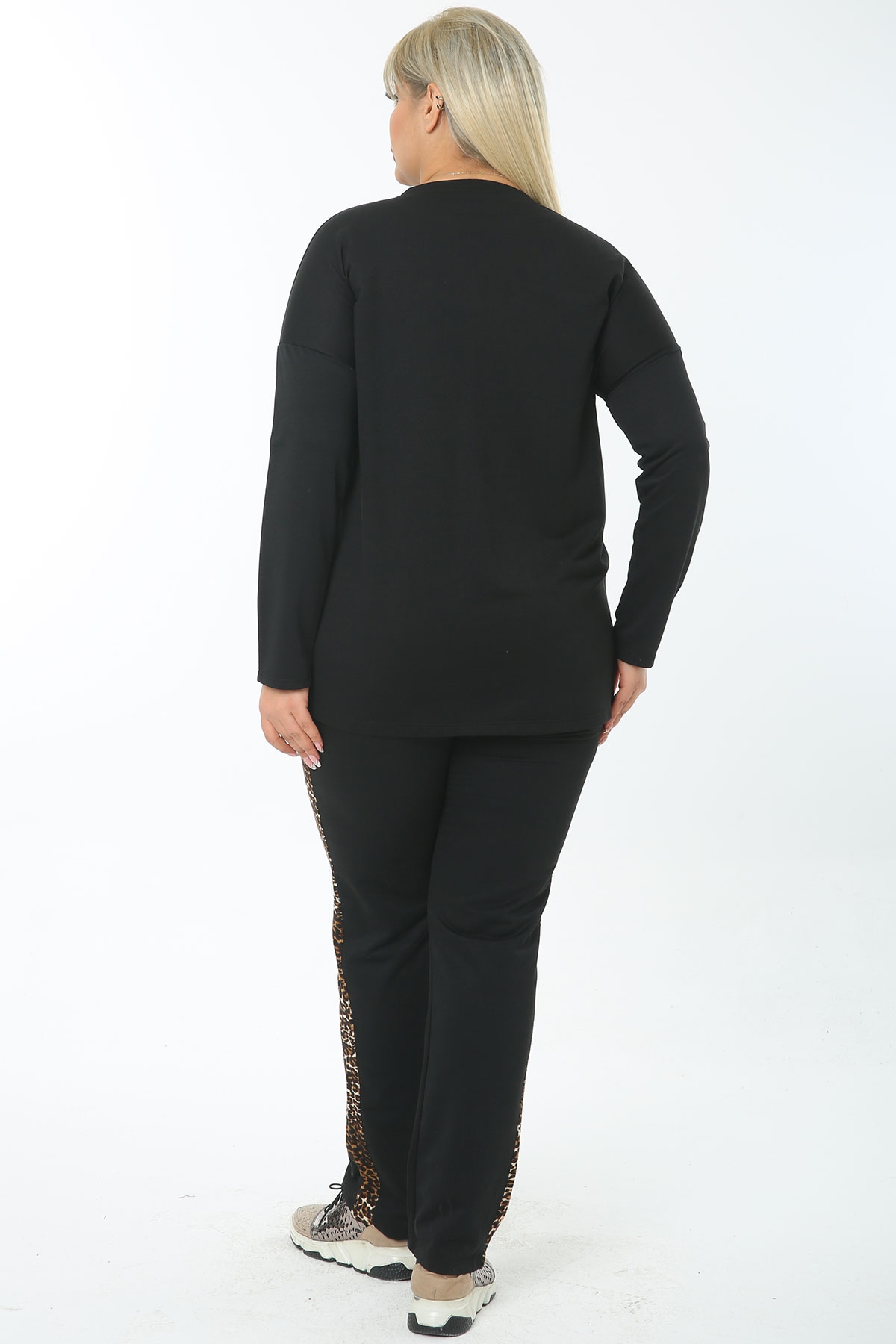 Kadın Büyük Beden Pamuklu Siyah Pantolon Yanı ve Beli Leopar Garnili Eşofman Takımı