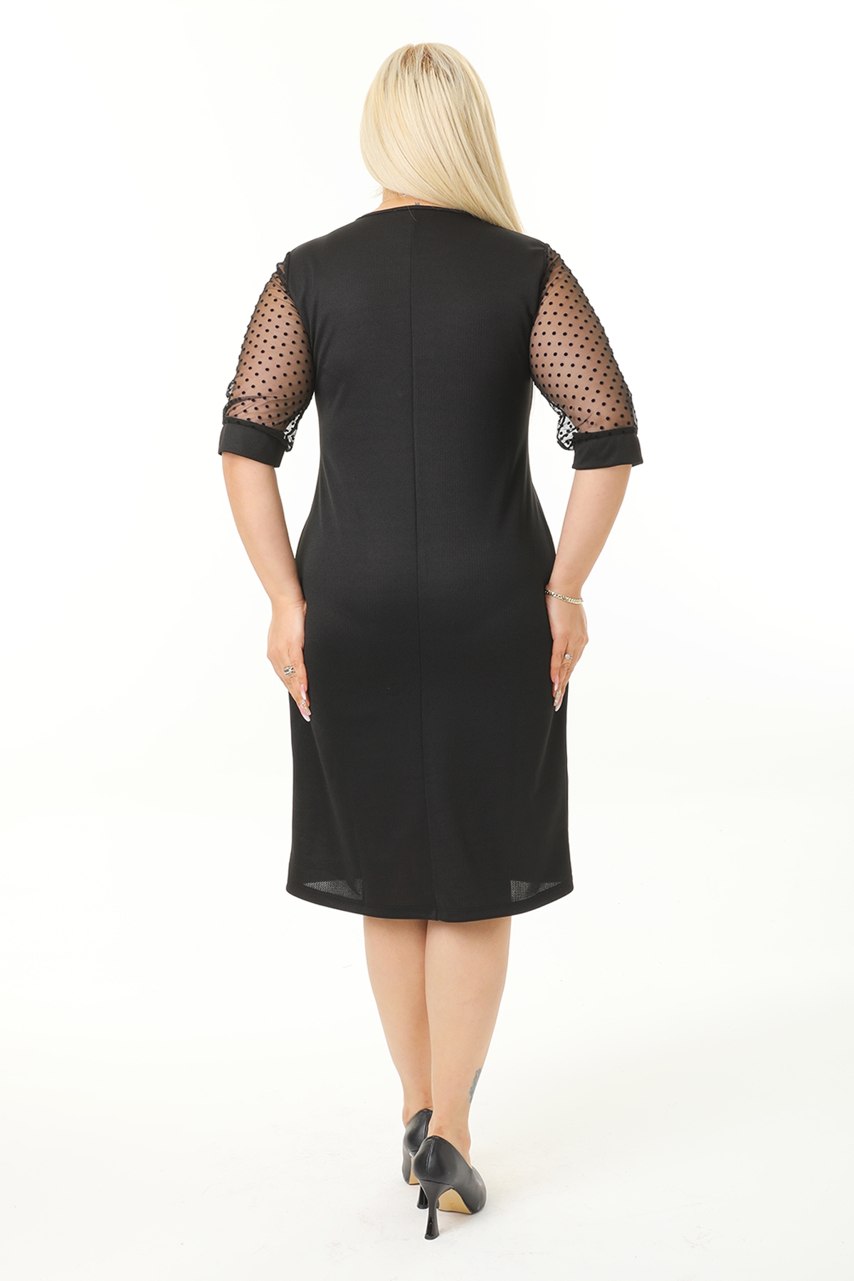 Kadın Büyük Beden Siyah Tül Üzeri Puantiye Flok Baskılı Fakir Kol Midi Boy Elbise