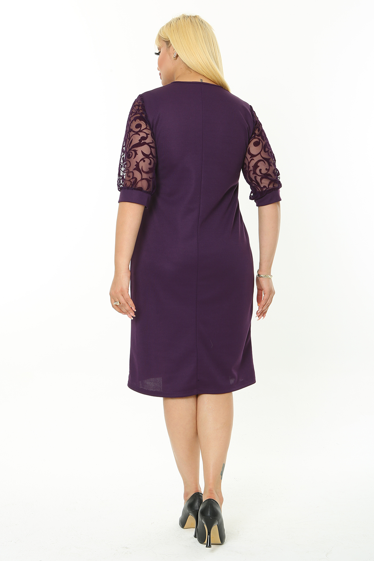 Kadın Büyük Beden Mürdüm Tül Üzeri Türk Motifi  Flok Baskılı Fakir Kol Midi Boy Elbise