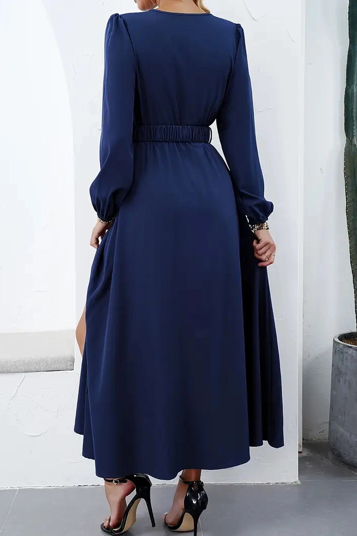 Lacivert Kruvaze Yaka Uzun Kollu Maxi Elbise Yırtmaç Detaylı Beli Kemerli Tokalı Elbise